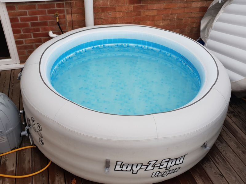 Bestway Lay Z Spa Vegas Inflatable Jacuzzi Hot Tub 4-6 Person Working ...