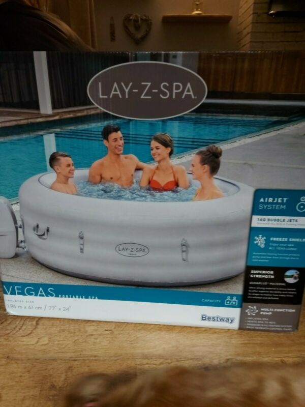 Lazy Z Spa Vegas Hot Tub for sale from United Kingdom