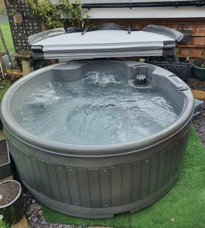 Rotospa Hot Tub for sale from United Kingdom