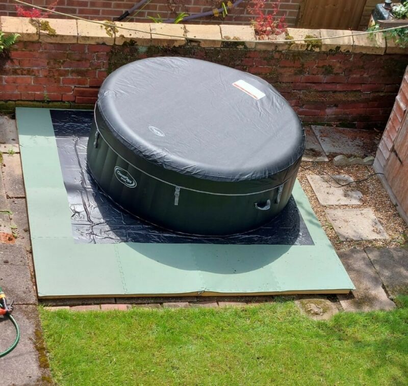 Cleverspa Onyx Hot Tub With Accessories For Sale From United Kingdom