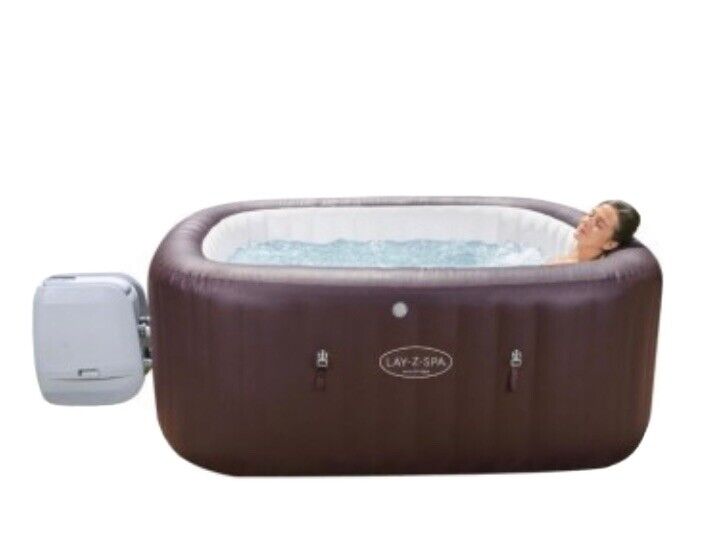 Bestway Lay Z Spa Maldives Hydrojet Pro, Inflatable Portable Outdoor ...