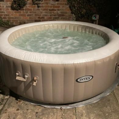 Intex Spa 6 Person Hot Tub - See Description for sale from United Kingdom